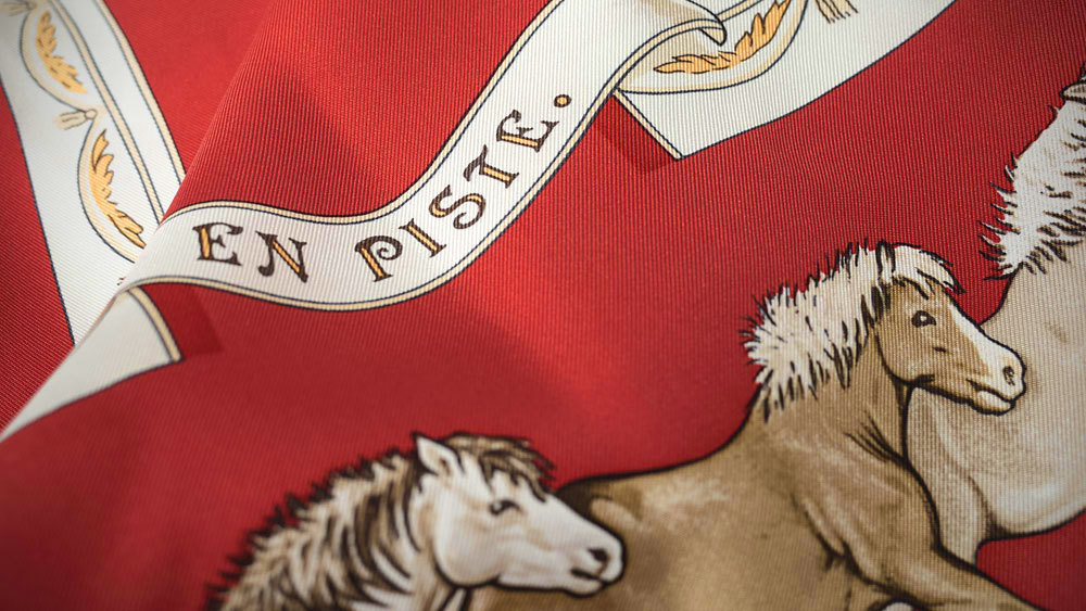 Herm&egrave;s En Piste